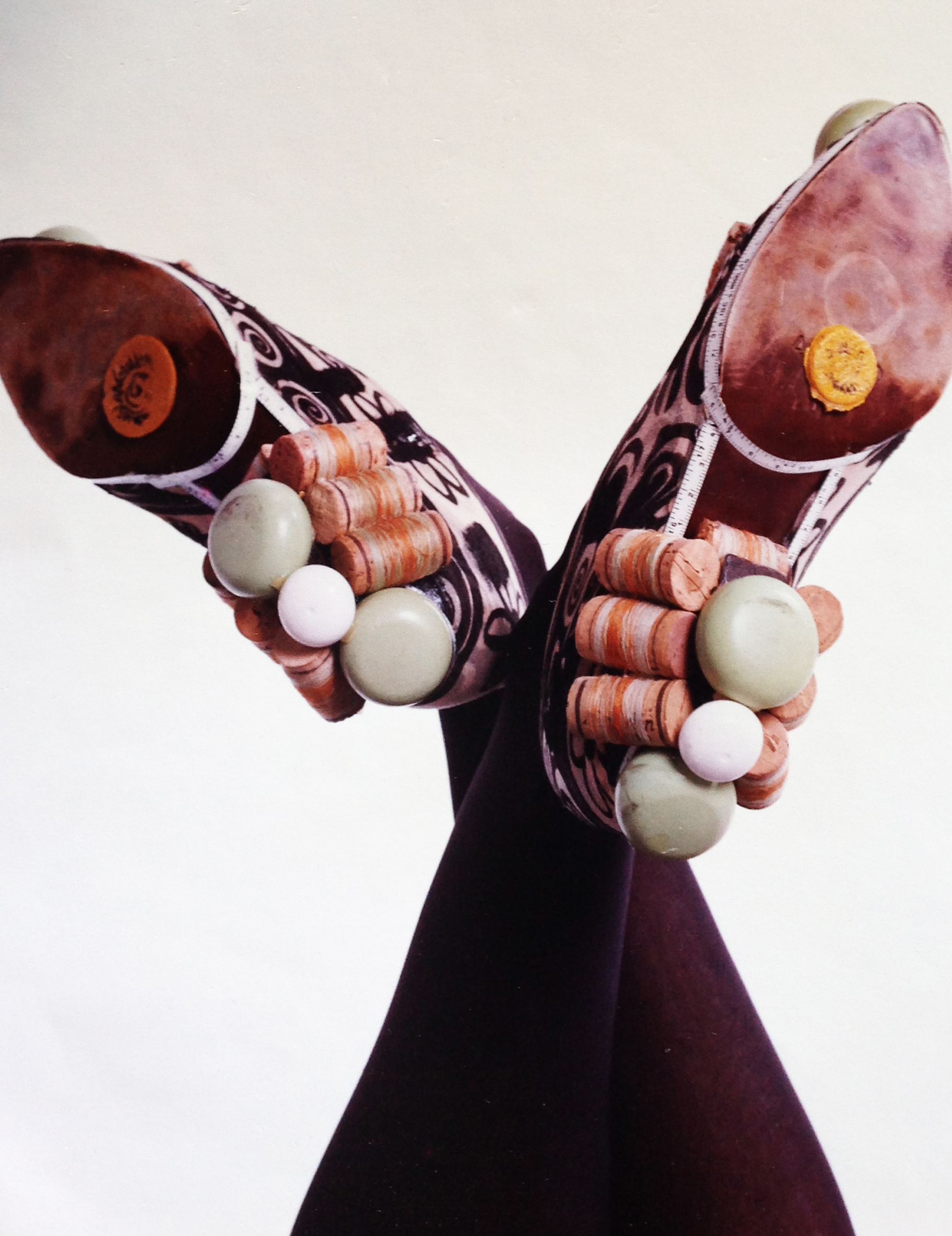 “O Lado Avesso do Guardarroupa” Materiais diversos pós-consumo (1992) | Ddaniela Aguilar Fotos Tibério França