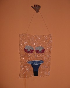 Da série CARDÁPIO (1997) - sementes, látex, vidro e Pet pós-consumo | Ddaniela Aguilar