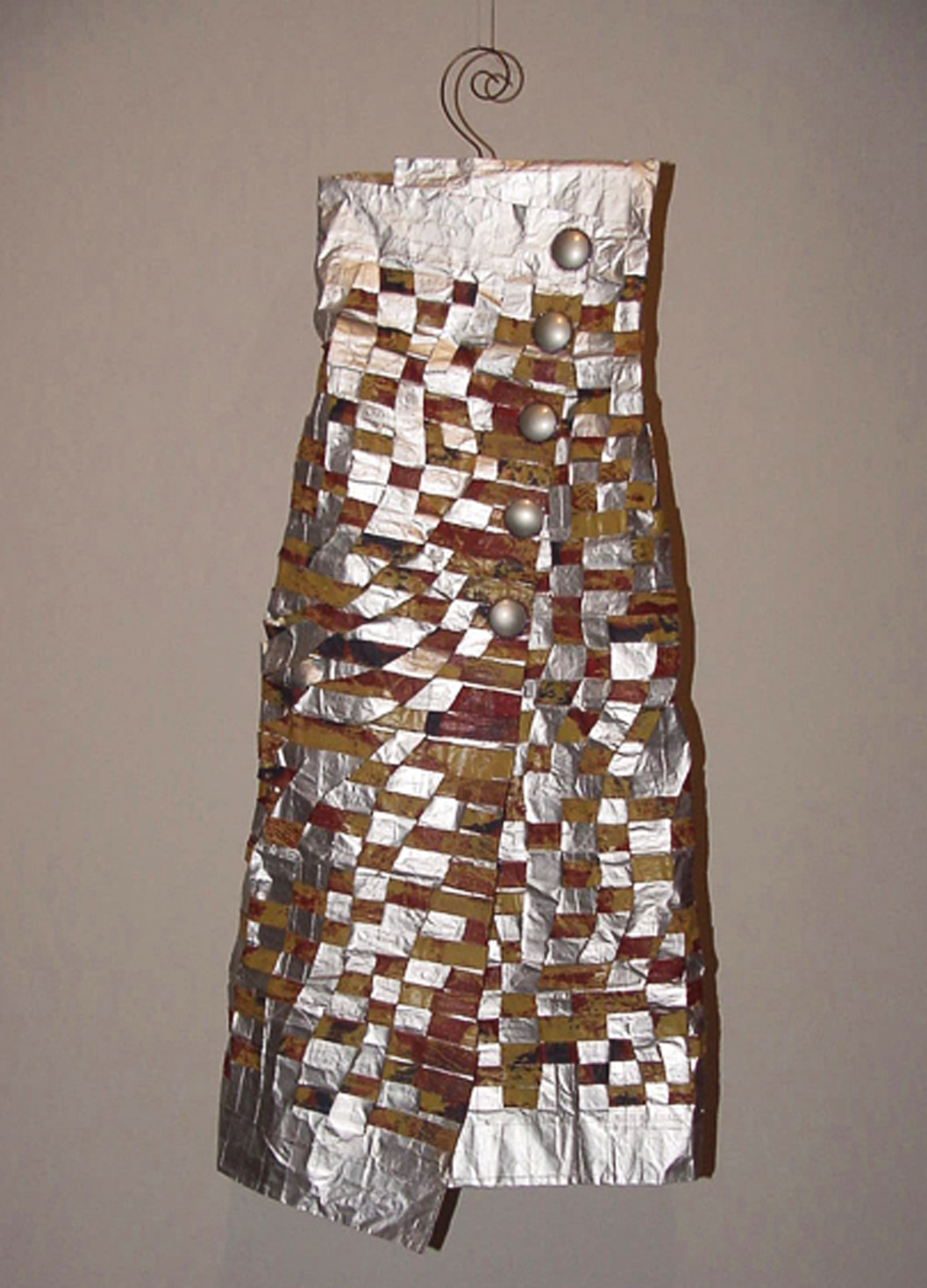 Da série O TEMPO - tecido e embalagem tetrapark pós-consumo | Ddaniela Aguilar