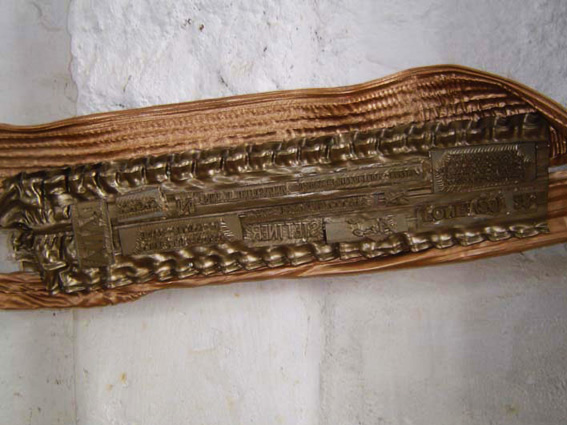 SÉRIE COLMEIA V (2005) - PVC refugos | Ddaniela Aguilar