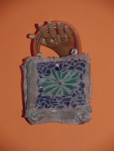 Da Série CARDÁPIO (1997) - aluminio vidro e Pet pós-consumo | Ddaniela Aguilar