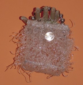 Da série PORCO-ESPINHO ( 2001) - plástico pós-consumo| Ddaniela Aguilar