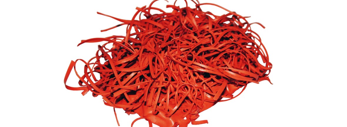 Série Porco-Espinho (2004) - Plástico PET pós-consumo , tela de alumínio e pintura em laca | Ddaniela Aguilar