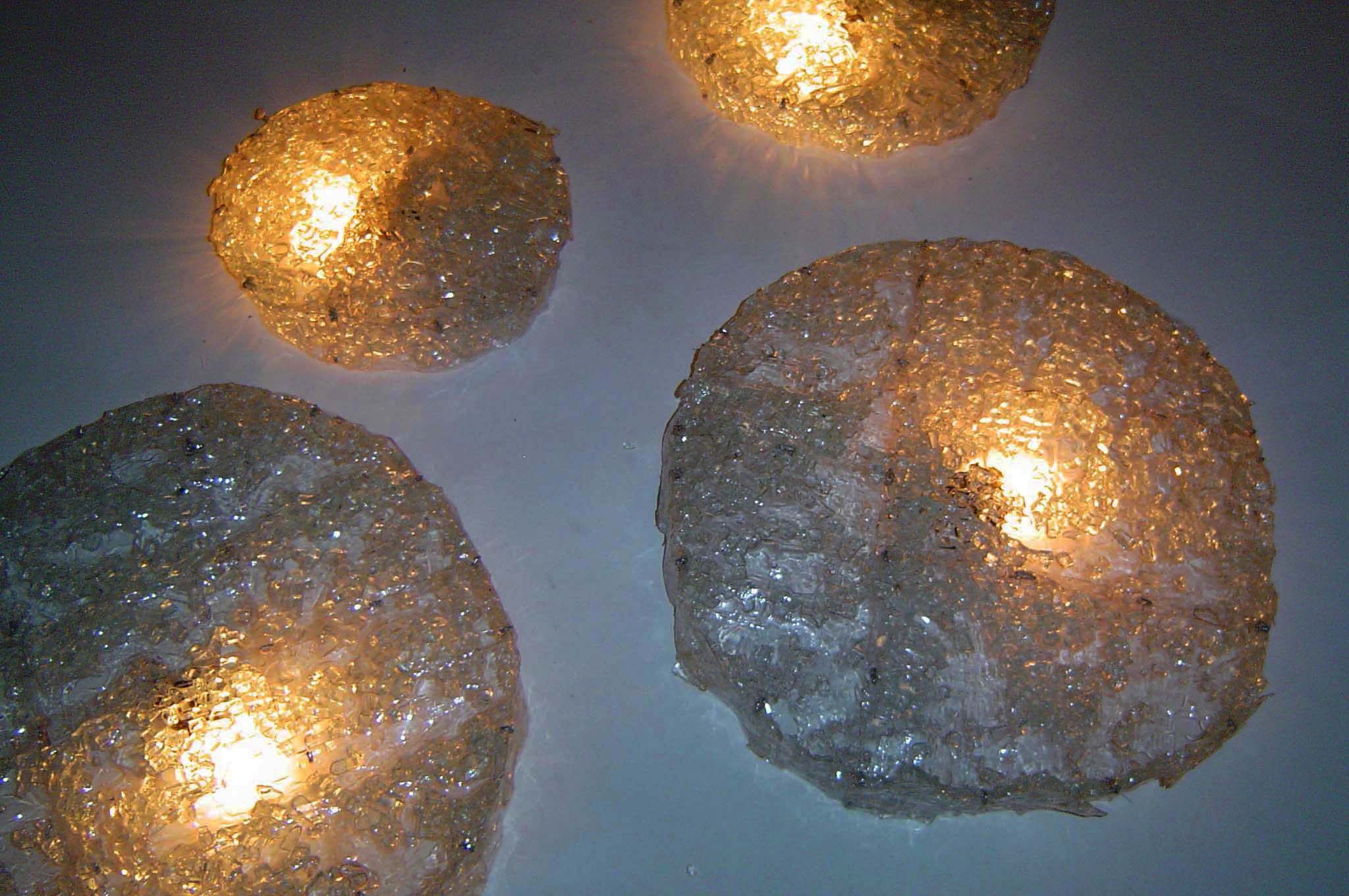 Objetos luminosos (2003) | Upcycling. PET e vidro pós-consumo | Ddaniela Aguilar