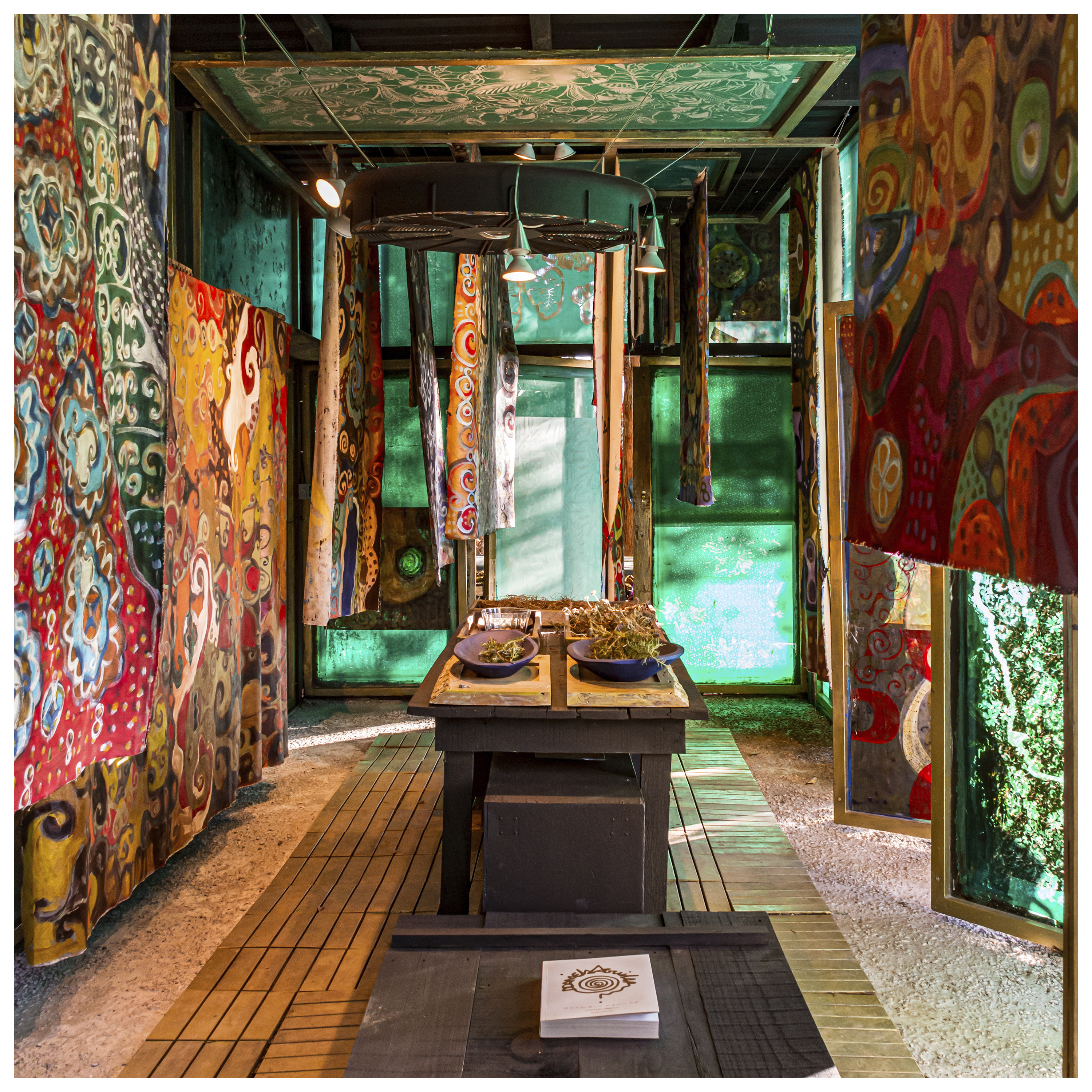 4.ATELIER. KHAS.Ddaniela Aguilar. Studio Noir et Dore